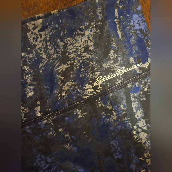 Eddie Bauer Abstract Women's Leggings - Picture 2 of 3